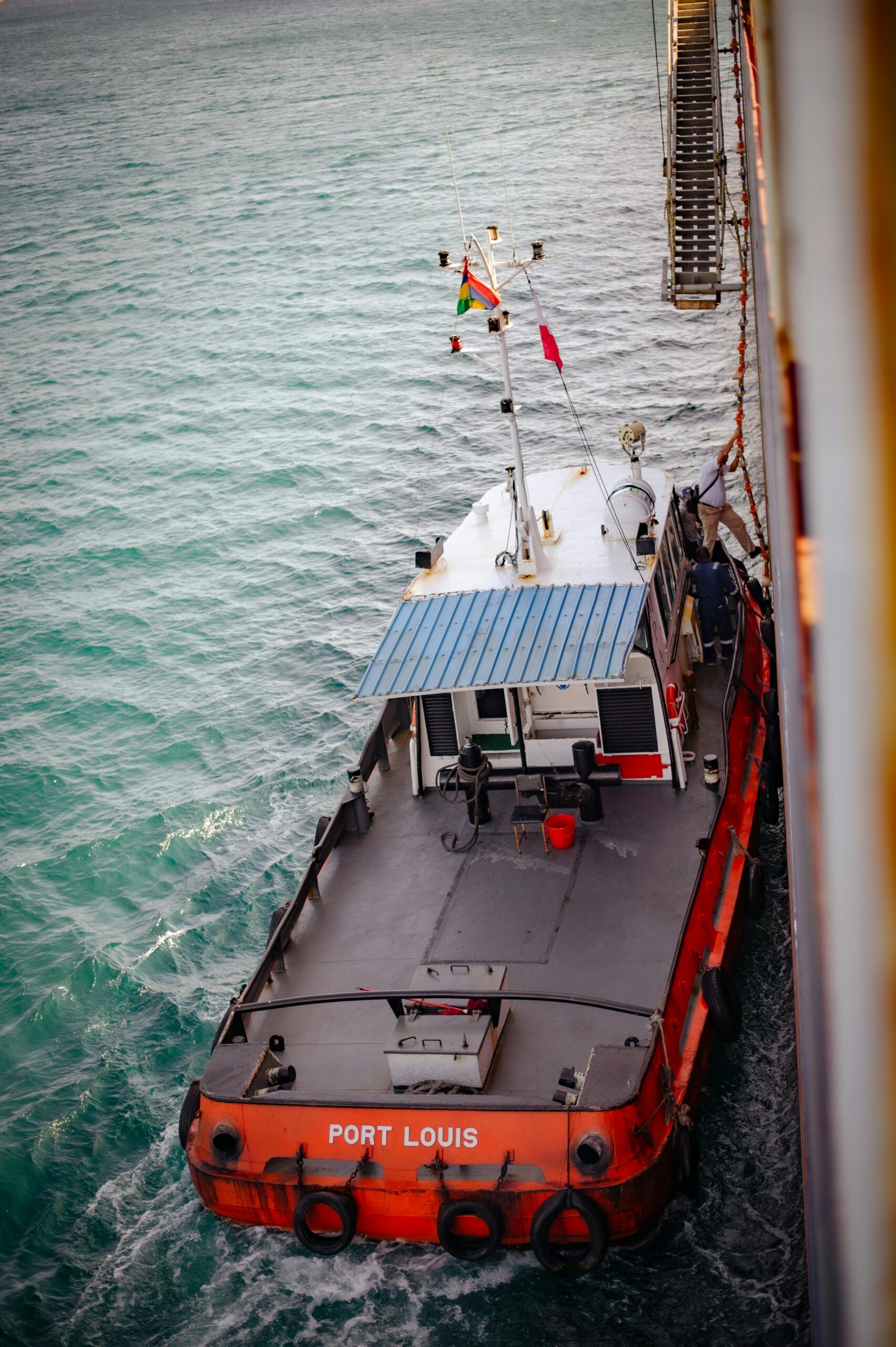 👨‍👩‍👧‍👦 Adults Package